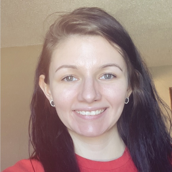 Meet your Posher, Julie - Picture 1 of 1